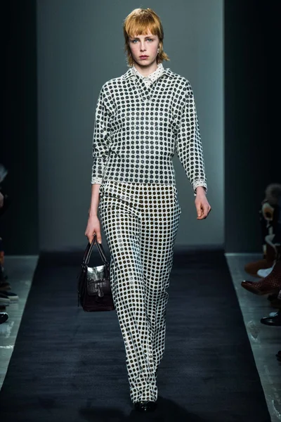 Look 1